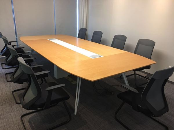 小型会议室:可容纳10人,主要用于部门会议,小型接待等小型活动场所.